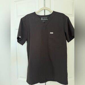 FIGS Men's Black V-Neck Shirt (XS) and jogger pants (S)